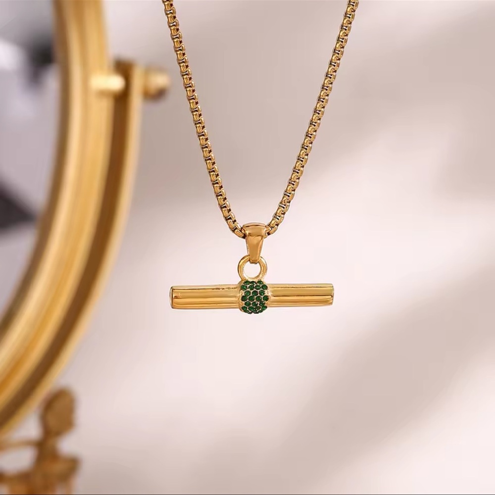 Green Crystal T Bar Pendant and Necklace
